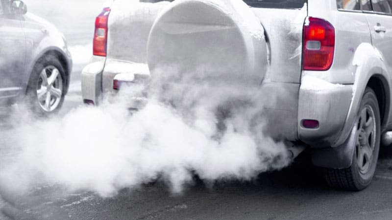 8 Common causes of white smoke from exhaust when accelerating