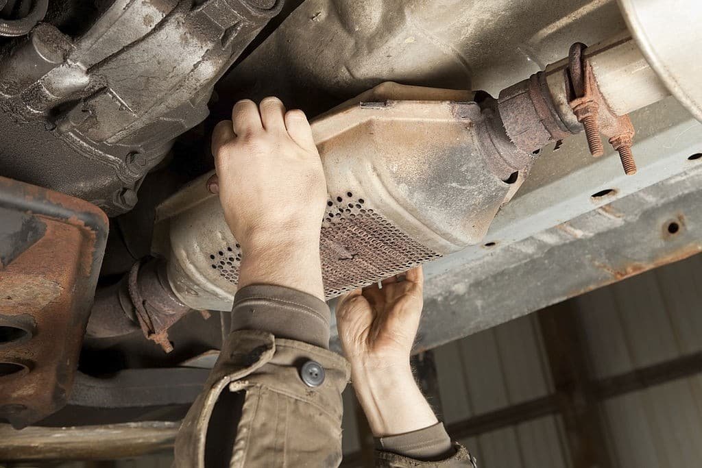 How to unclog a catalytic converter
